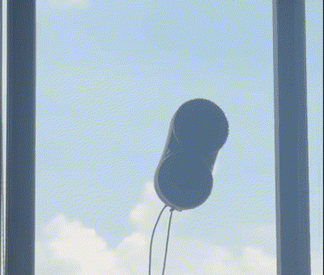 Smart window cleaning robot cleaning glass